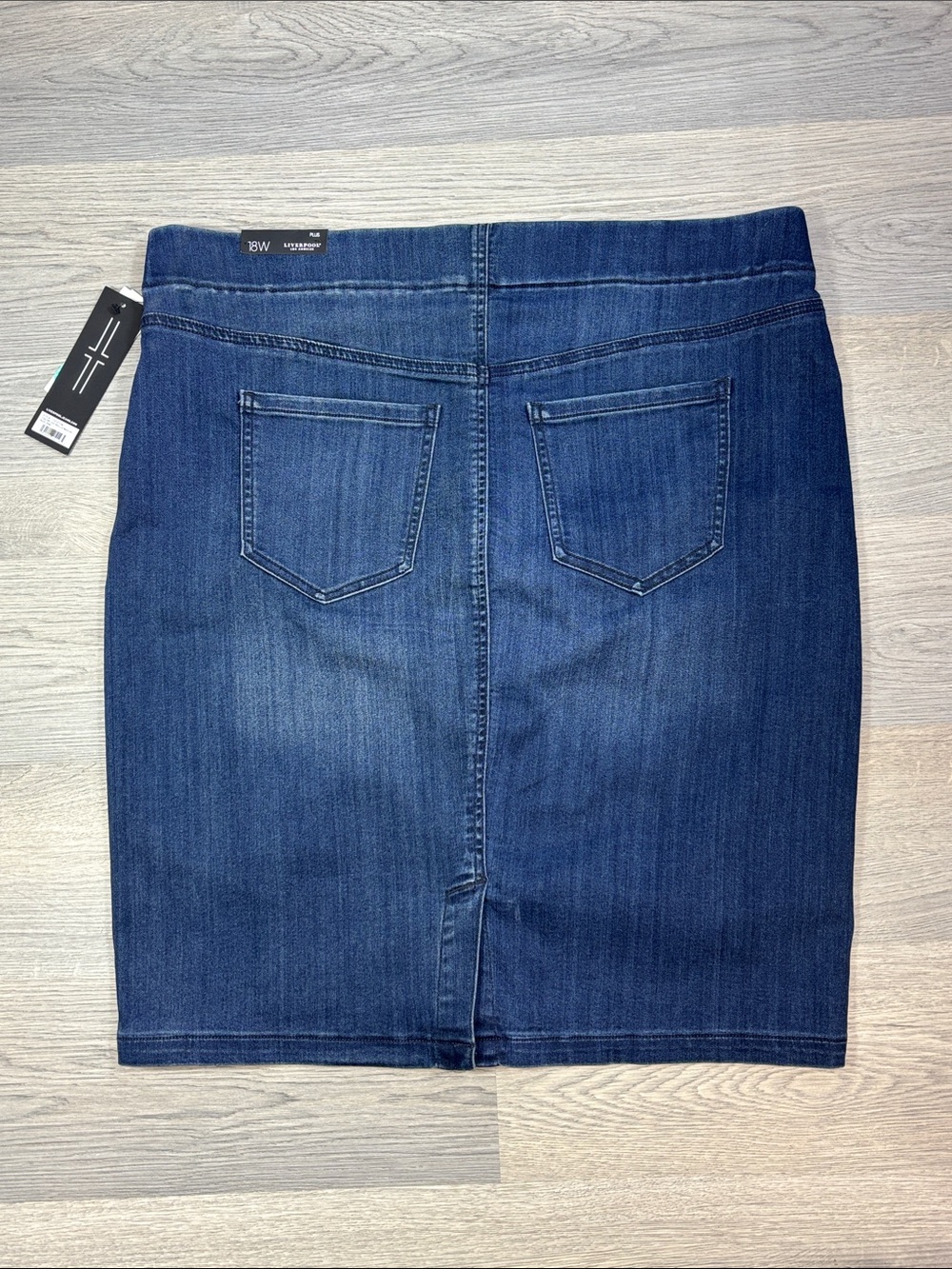 Liverpool Zora Stretch Pull On Denim Skirt - Size 18W NWT - Picture 2 of 7
